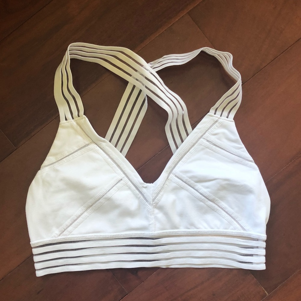 Alo sports bra for @bevhillsposh